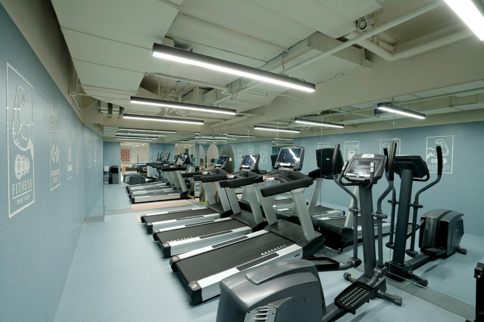 Base-Beijing Wangfujing Serviced Apartment- In Hutong &Bike Rental &Close To Forbidden City, Tian'Anmen Square &Subway Nearby &Free Coffee &Washing Machine,Kitchen &Restaurant Discount &English Speaking &High Speed Free Wifi Exterior foto The gym at the National Olympic Training Centre